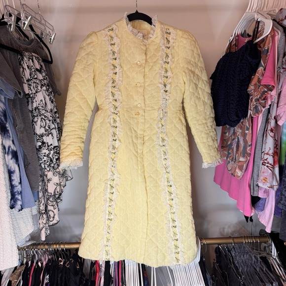 Vintage Other - Vintage House Coat Quilted Robe Floral Lace 1960s By Loungees Butter Yellow Sz S